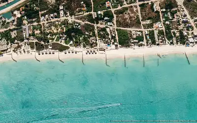 Illustration aérienne de la plage Holbox Sur, Holbox, Caraïbes mexicaines