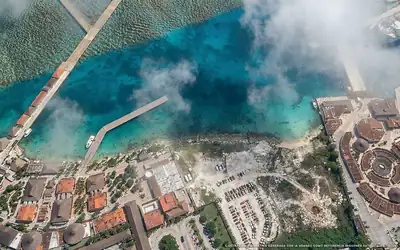 Ilustración aérea de la playa Muelle Cozumel, Cozumel, Caribe Mexicano