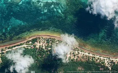 Ilustración aérea de la playa Playa La Bamba, Mahahual, Caribe Mexicano