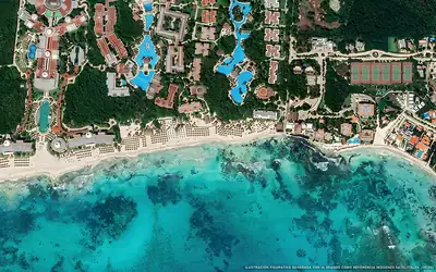 Illustration aérienne de la plage Playa Paraíso Puerto Morelos, Puerto Morelos, Caraïbes mexicaines