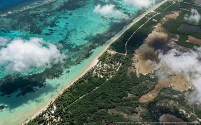 Illustration aérienne de la plage Playa Santa Rosa, Xcalak, Caraïbes mexicaines