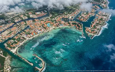 Illustration aérienne de la plage Puerto Aventuras, Riviera Maya, Caraïbes mexicaines