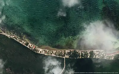 Illustrazione aerea della spiaggia Río Indio, Costa Maya, Caraibi messicani