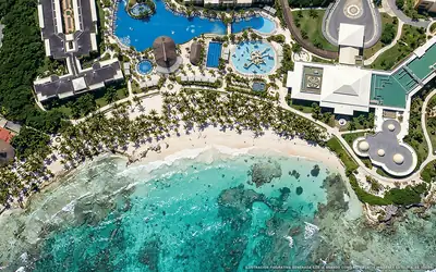Illustrazione aerea di Barceló Maya Palace, Puerto Aventuras (spiaggia Playa Cordoba), Caraibi messicani