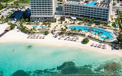 Ilustración aérea de Breathless Cancún, Cancún (playa Playa Langosta), Caribe Mexicano