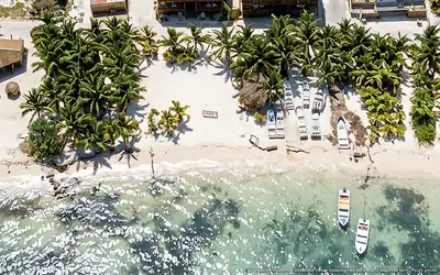 Ilustración aérea de Cabañas Palmeras de Mahahual, Mahahual (playa Mahahual Centro), Caribe Mexicano