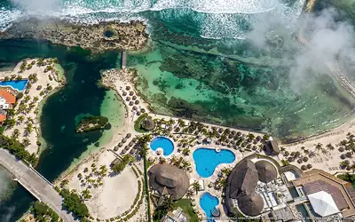 Illustrazione aerea di Catalonia Riviera Maya Resort, Puerto Aventuras (spiaggia Playa Catalonia), Caraibi messicani