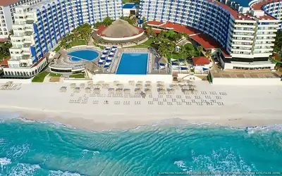 Illustrazione aerea di Crown Paradise Club Cancún, Cancún (spiaggia Playa Delfines), Caraibi messicani