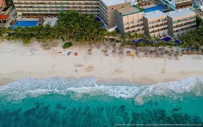 Illustrazione aerea di Flamingo Cancún, Cancún (spiaggia Playa Chac Mool), Caraibi messicani