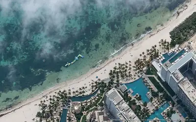 Illustrazione aerea di Garza Blanca Resort, Isla Mujeres (spiaggia Playa El Palmar), Caraibi messicani