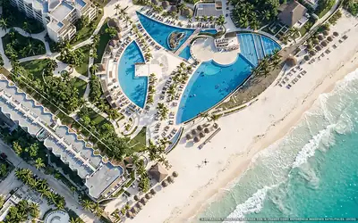Illustration aérienne de Greta Puerto Morelos, Puerto Morelos (plage Pureto Morelos Norte), Caraïbes mexicaines