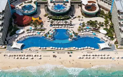 Illustration aérienne de Hard Rock Hotel Cancún, Cancún (plage Playa Ballenas), Caraïbes mexicaines