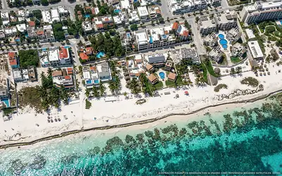 Illustrazione aerea di Hotel Arrecifes Suites, Puerto Morelos (spiaggia Puerto Morelos Centro), Caraibi messicani