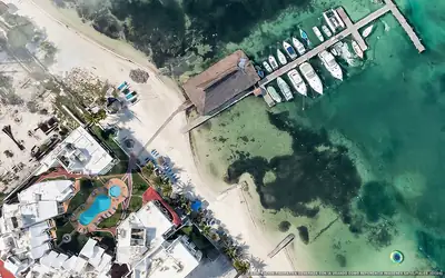 Illustrazione aerea di Hotel Imperial las Perlas, Cancún (spiaggia Playa Las Perlas), Caraibi messicani