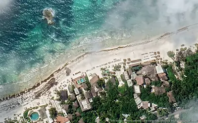 Illustrazione aerea di Hotel Qamar Lux, Tulum (spiaggia Playa Del Pueblo), Caraibi messicani