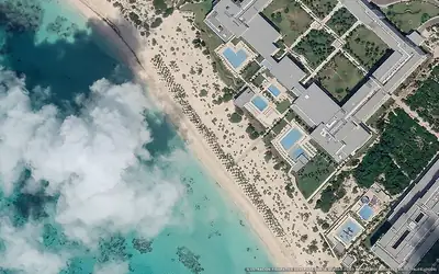 Illustrazione aerea di Hotel Riu Palace Costa Mujeres, Isla Mujeres (spiaggia Playa Mujeres), Caraibi messicani