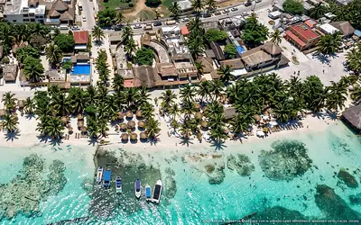 Ilustración aérea de Hotel xahuayxol, Mahahual (playa Mahahual Centro), Caribe Mexicano