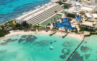 Illustrazione aerea di Hyatt Ziva Cancún, Isla Mujeres (spiaggia Playa Punta Cancun), Caraibi messicani