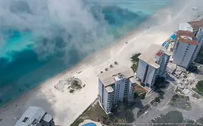 Illustrazione aerea di NAIA MAR, Isla Mujeres (spiaggia Playa Gaviota Azul), Caraibi messicani