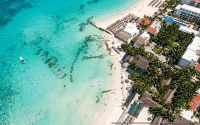 Illustrazione aerea di Nautibeach Condos, Isla Mujeres (spiaggia Playa Sol), Caraibi messicani