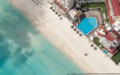 Illustration aérienne d'Ocean View Apartments, Cancún (plage Playa Delfines Sur), Caraïbes mexicaines