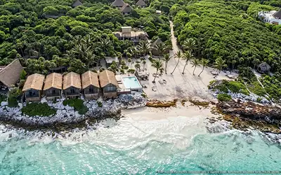 Illustration aérienne d'Our Habitas Tulum, Tulum (plage Playa Papaya), Caraïbes mexicaines