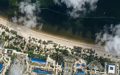 Ilustración aérea de Royalton Riviera Cancún, Puerto Morelos (playa Riviera Cancun Norte), Caribe Mexicano