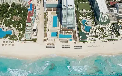 Illustration aérienne de Secrets The Vine Cancún, Cancún (plage Playa Ballenas), Caraïbes mexicaines