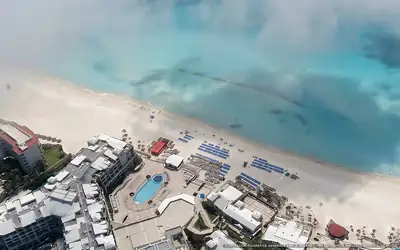 Illustrazione aerea di Sunscape Cancún, Cancún (spiaggia Playa Chac Mool), Caraibi messicani