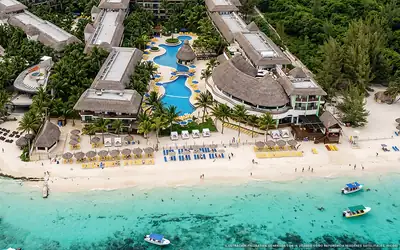 Illustration aérienne de The Reef Coco Beach, Playa del Carmen (plage Playa Cocos), Caraïbes mexicaines