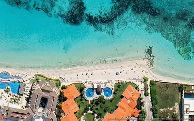 Ilustração aérea de Xaman Ha Condominiums, Playa del Carmen (praia Playa Xamanha), Caribe Mexicano
